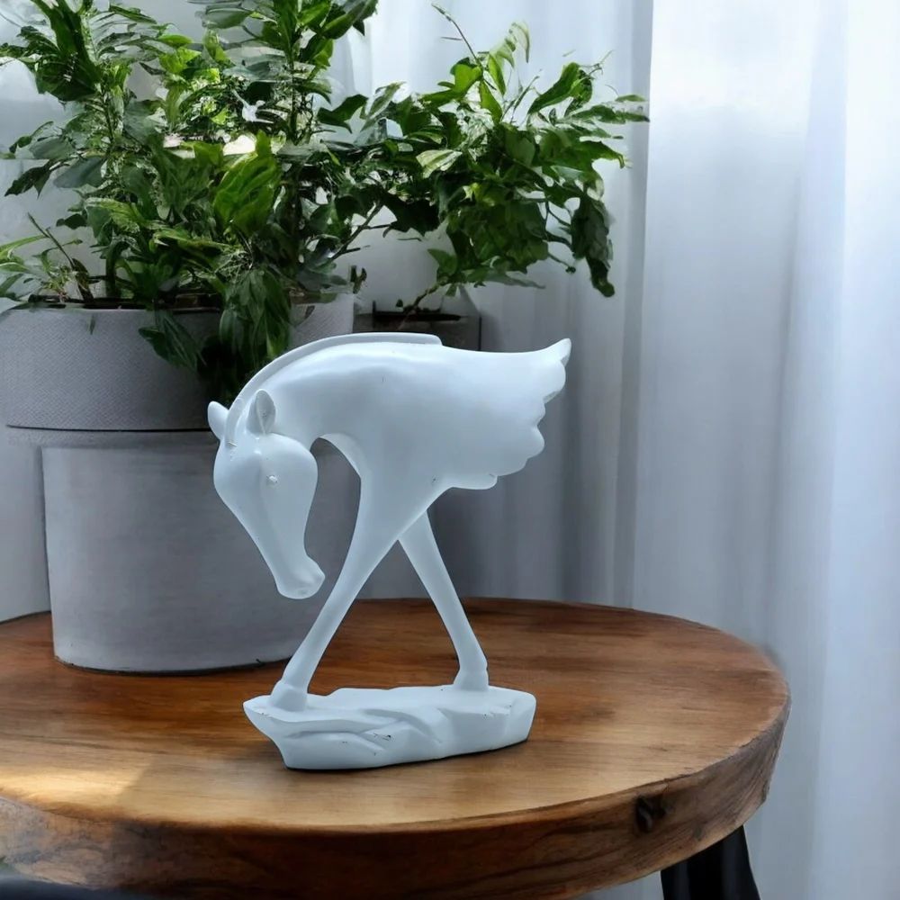 Polyresin Decorative Horse Showpiece For Table Decor